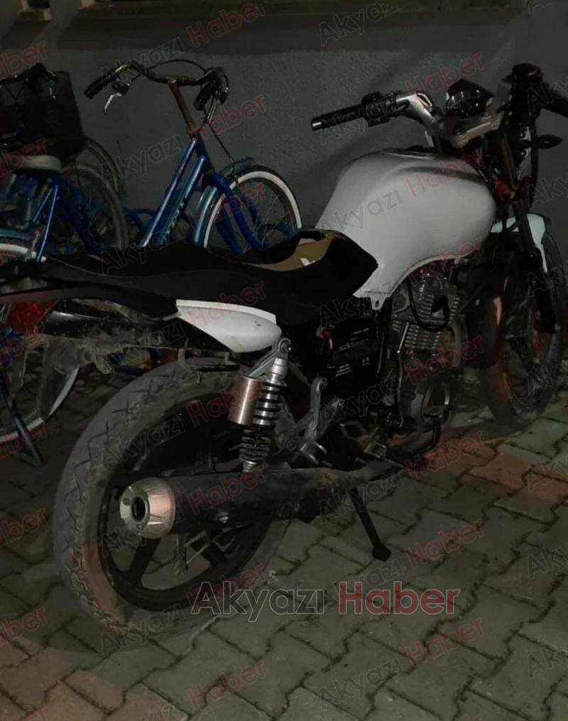 Adapazarından Çaldıkları Motoru Akyazı'da Satarken Yakalandılar.