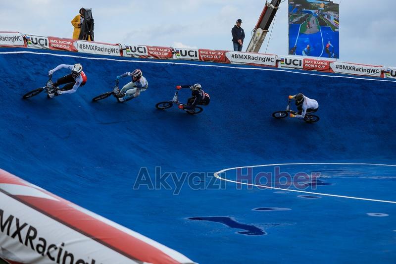 Dünya Kupası yarışlarının ilk günü tamamlandı