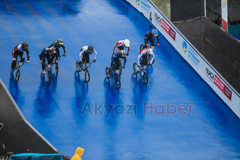 Dünya Kupası yarışlarının ilk günü tamamlandı