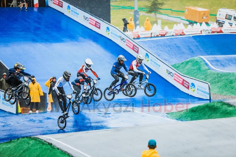 Dünya Kupası yarışlarının ilk günü tamamlandı