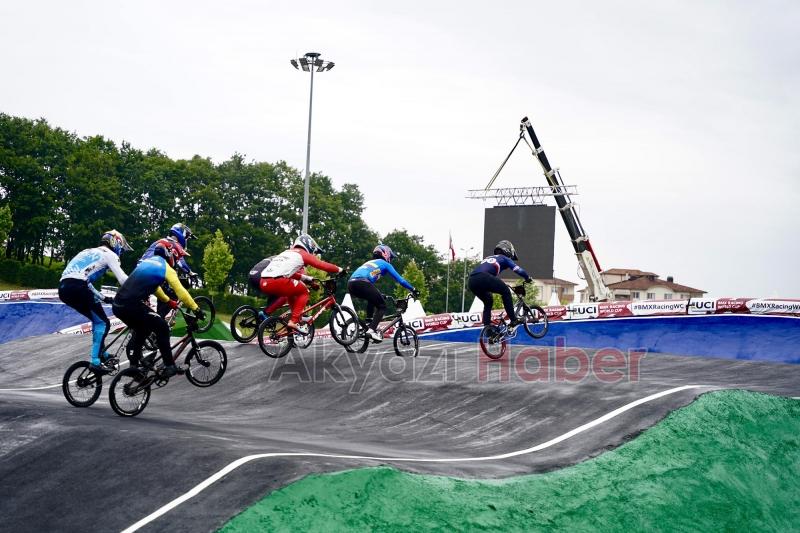 Dünyanın en iyileri vadide pedal çeviriyor