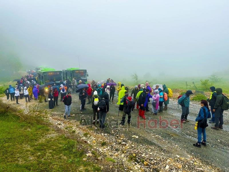 Doğa tutkunları Karagöl ve Acelle’de yürüdü