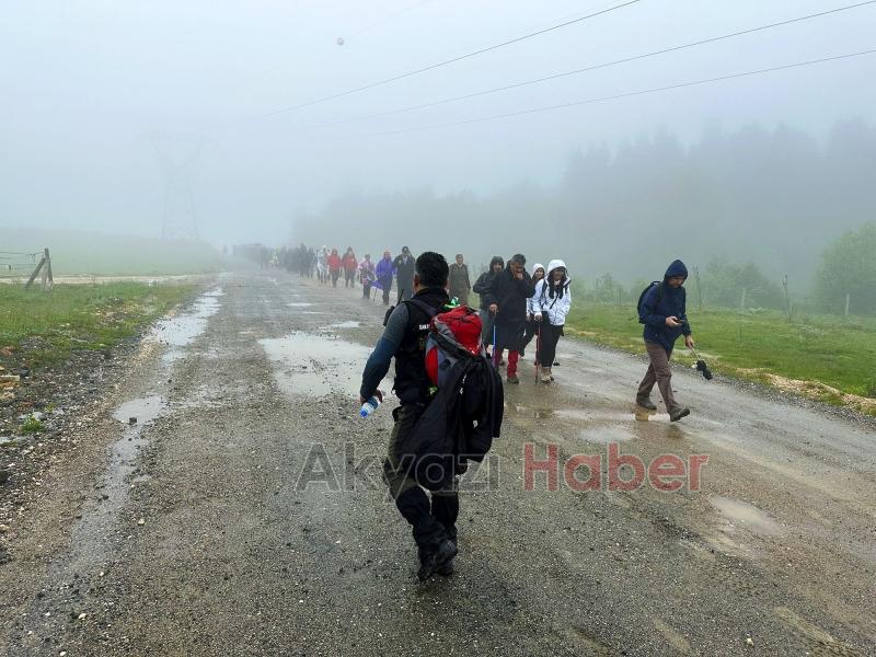 Doğa tutkunları Karagöl ve Acelle’de yürüdü