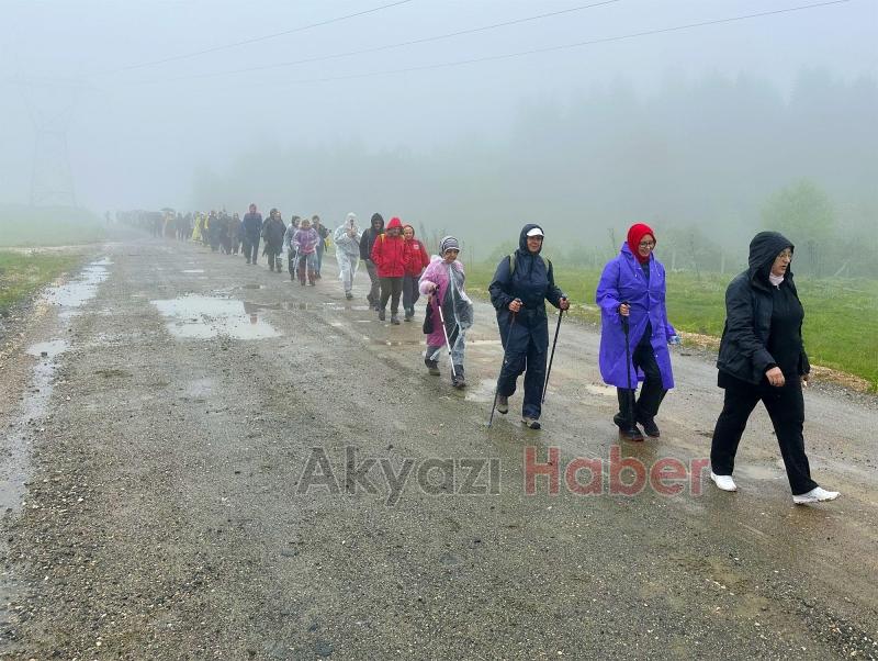 Doğa tutkunları Karagöl ve Acelle’de yürüdü