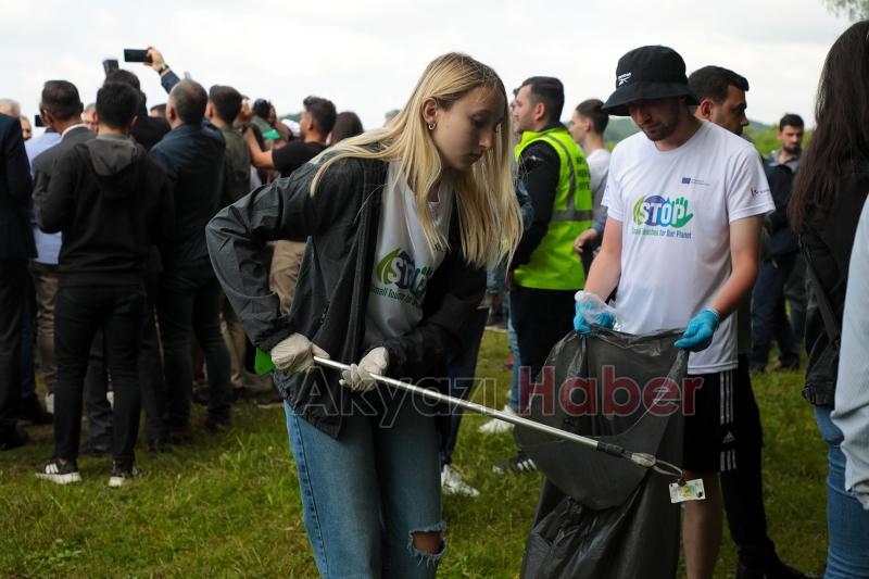 Sapanca Gölü’nden çıkan atıklar görenleri şaşırttı