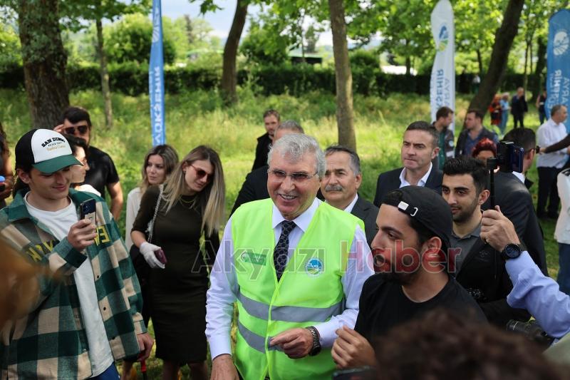 Sapanca Gölü’nden çıkan atıklar görenleri şaşırttı