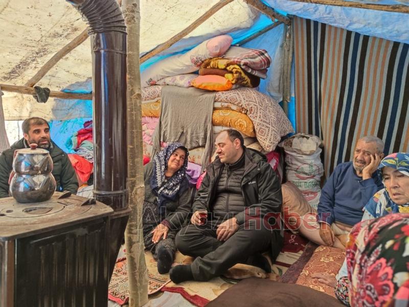 Depremin merkezinde gönüllere dokunan Vali