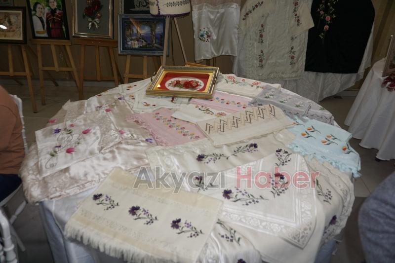 Karapürçek'te Hayat Boyu Öğrenme Haftası sergisi düzenlendi