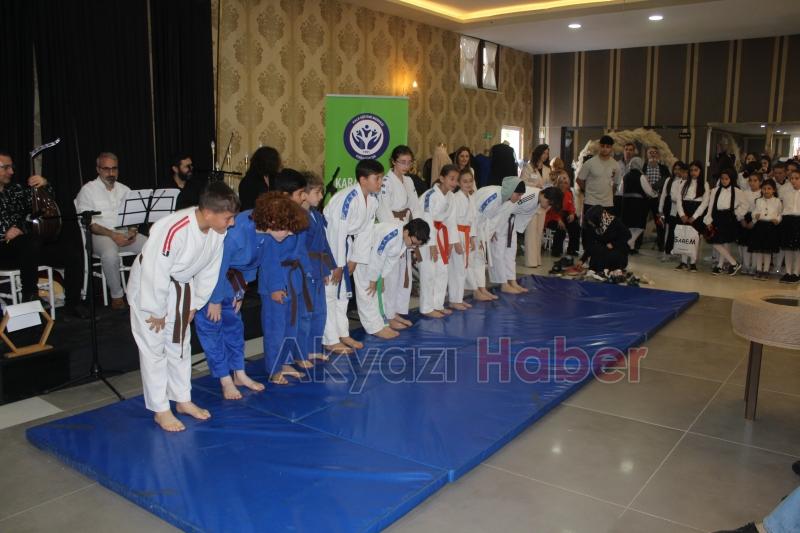 Karapürçek'te Hayat Boyu Öğrenme Haftası sergisi düzenlendi