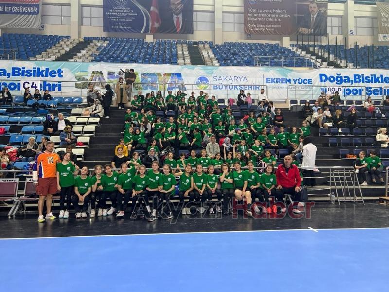 Alaağaç spor minik voleybol takımı esti geçti