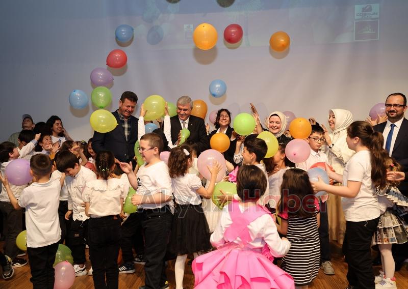 Akyazı SGM’de yılsonu programı coşkusu