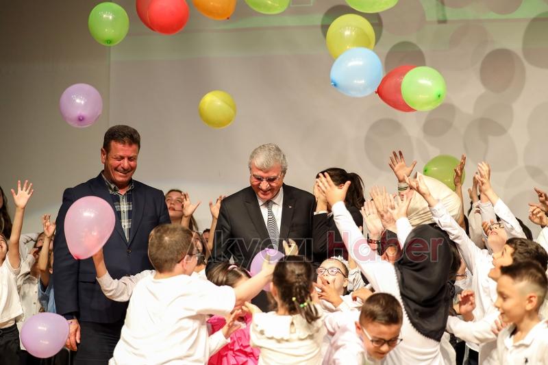 Akyazı SGM’de yılsonu programı coşkusu