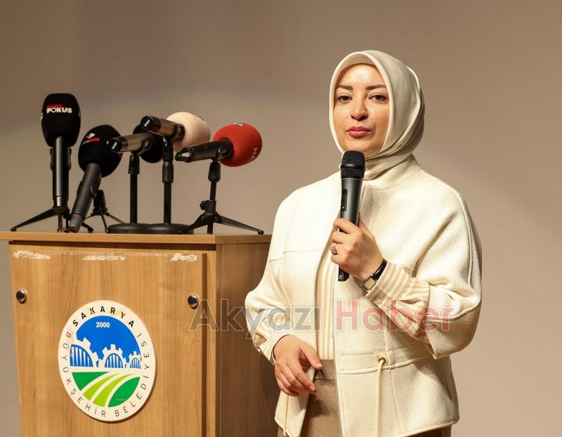 Akyazı SGM’de yılsonu programı coşkusu