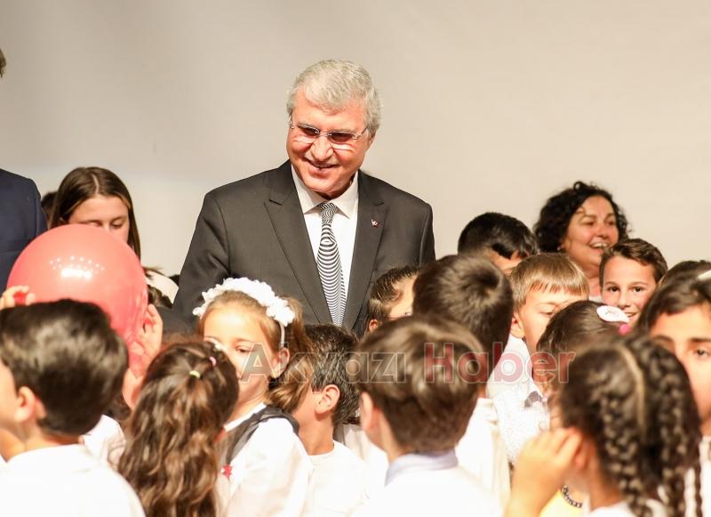 Akyazı SGM’de yılsonu programı coşkusu