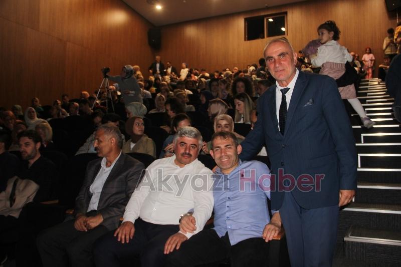 Vakıf İlk Ve Ortaokulunun düzenlediği Şiir Dinletisi Gönülleri Okşadı