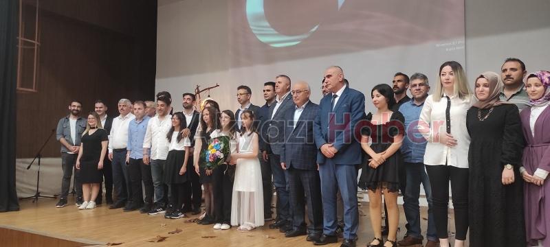 Vakıf İlk Ve Ortaokulunun düzenlediği Şiir Dinletisi Gönülleri Okşadı
