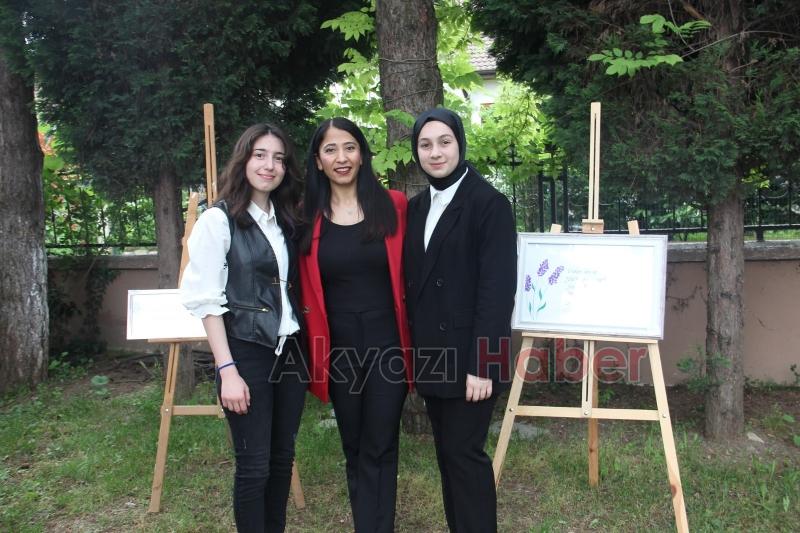 Akyazı Konuralp Anadolu Lisesi'nde kaligrafi sergisi