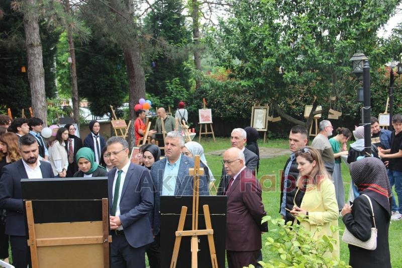 Akyazı Konuralp Anadolu Lisesi'nde kaligrafi sergisi