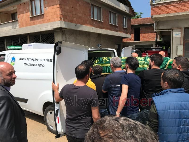 Akyazı'da kazada ölen genç defnedildi