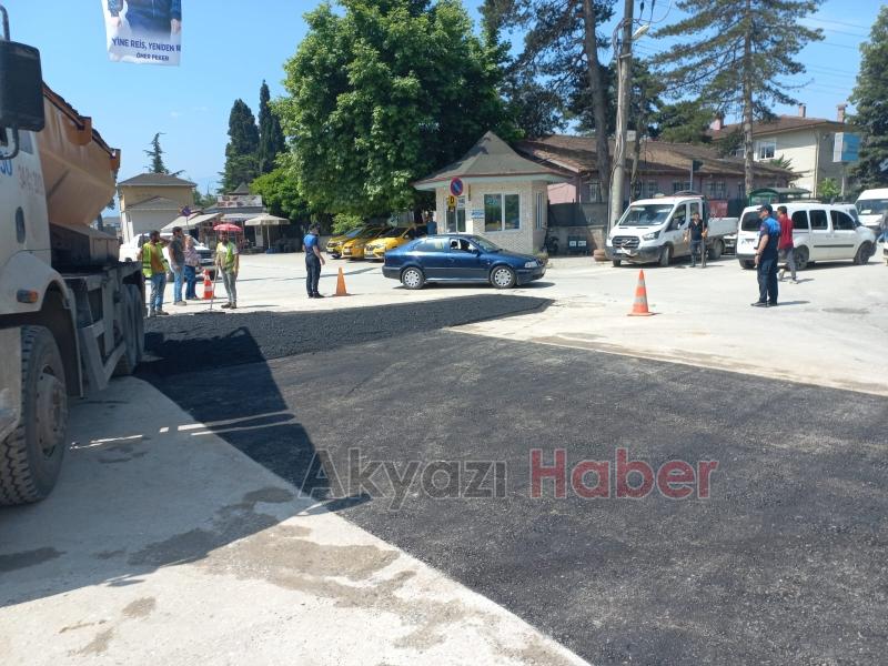 Büyükşehirden kazılan caddeye hızla müdahale