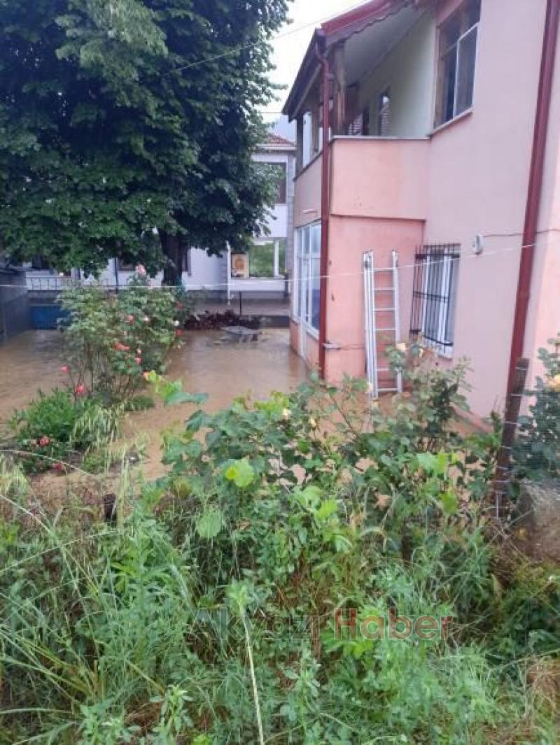 Şiddetli yağış Dokurcunu vurdu