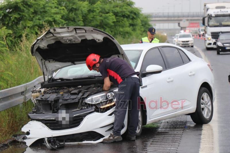 Kuzey Marmara Otoyolun'da dört aracın çarpıştığı kazada 2'si ağır, 3 kişi yaralandı