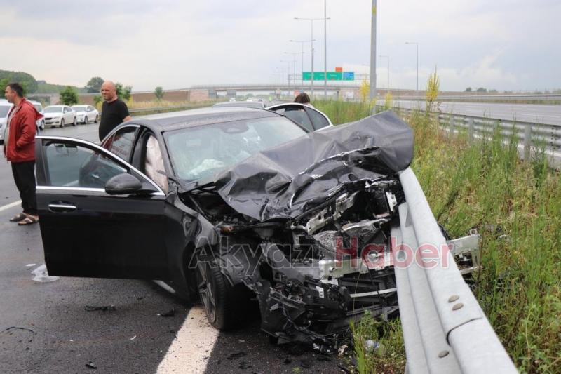 Kuzey Marmara Otoyolun'da dört aracın çarpıştığı kazada 2'si ağır, 3 kişi yaralandı