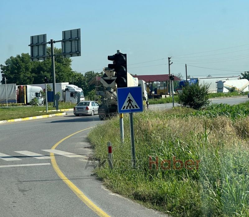 Akyazı Devlet Hastanesi Kavşağında ışıklar çalışmıyor