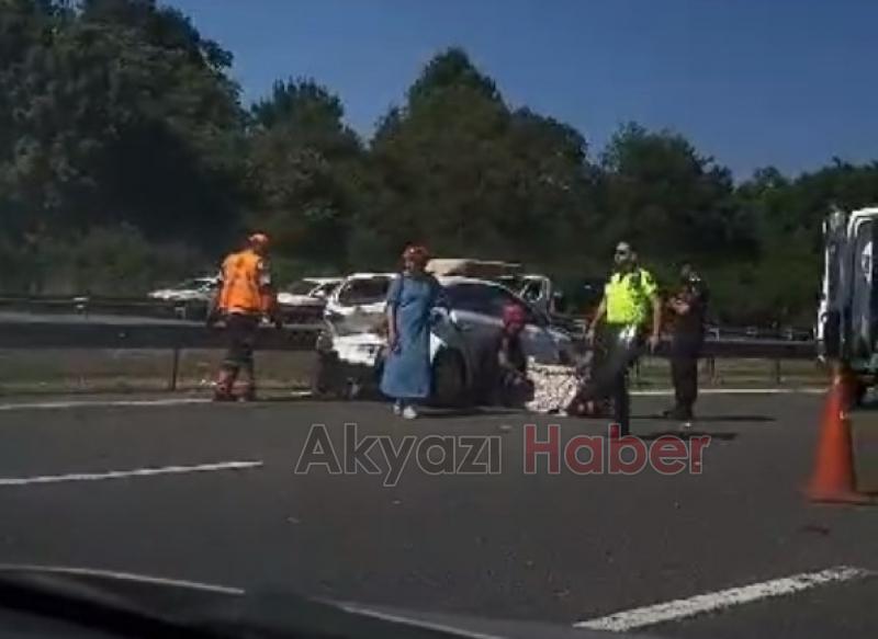 Otoyolda 5 araçlı  zincirleme kaza