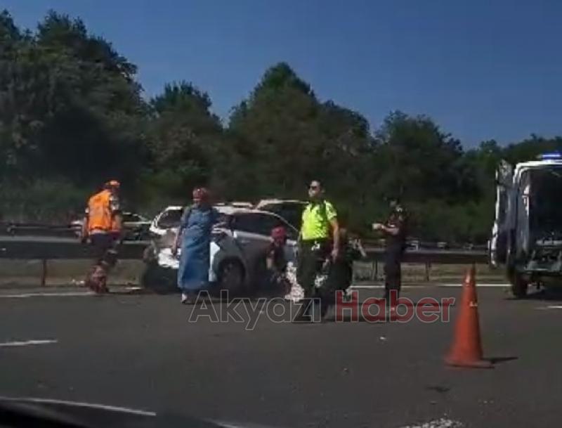 Otoyolda 5 araçlı  zincirleme kaza