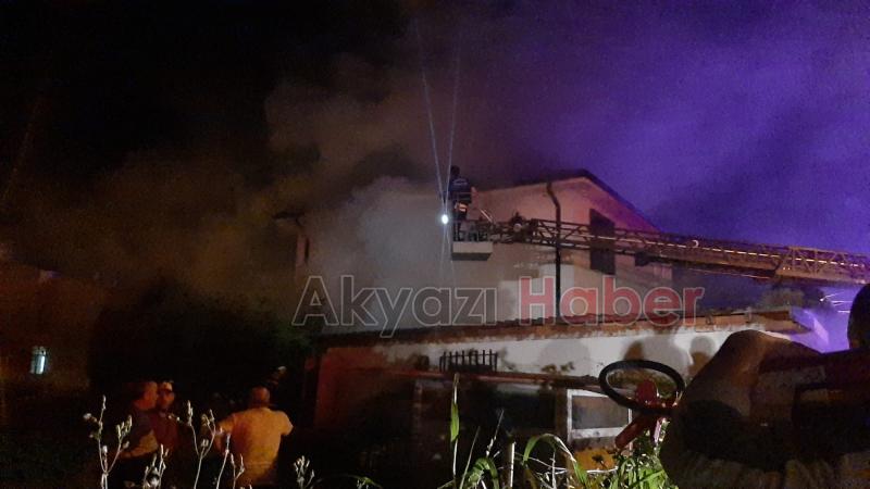 Akyazı Ömercikler mahallesinde Yangın