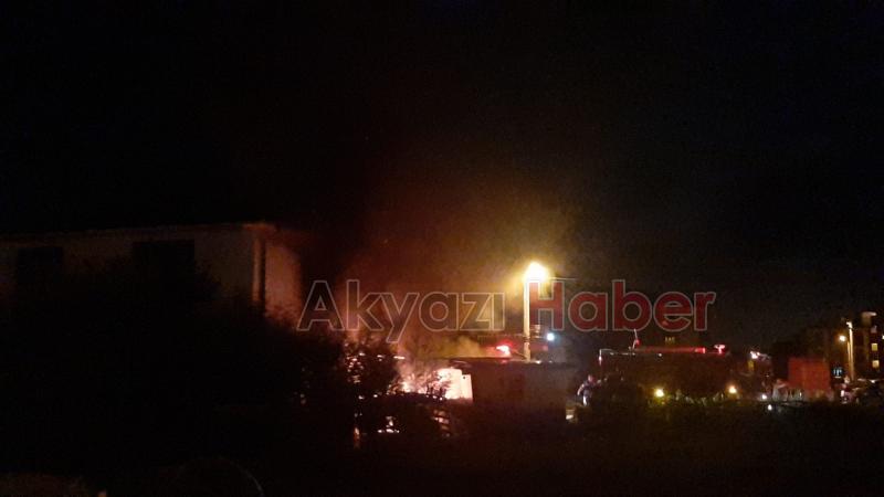 Akyazı Ömercikler mahallesinde Yangın