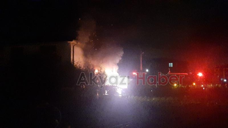 Akyazı Ömercikler mahallesinde Yangın