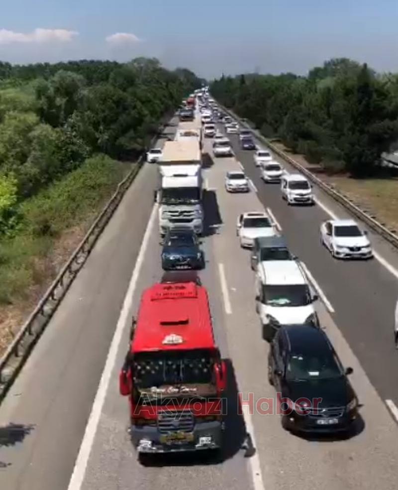 TEM Sakarya geçişinde trafik durma noktasına geldi