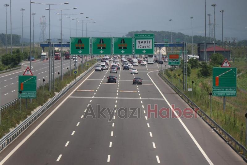 Otoyolda tatil yoğunluğu devam ediyor