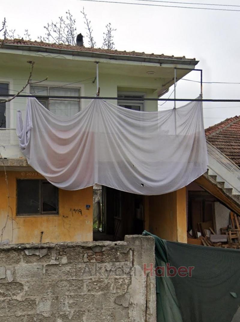 Balkondan düşen çocuk hayatını kaybetti