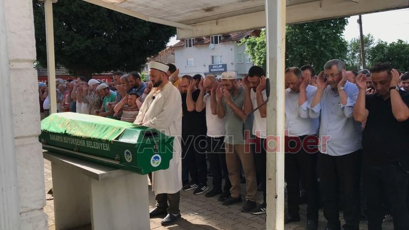 Halit Sandıkçıoğlu dualarla defnedildi.    