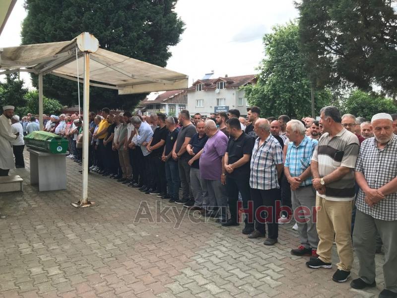 Halit Sandıkçıoğlu dualarla defnedildi.    