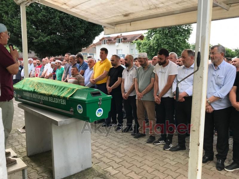 Halit Sandıkçıoğlu dualarla defnedildi.    