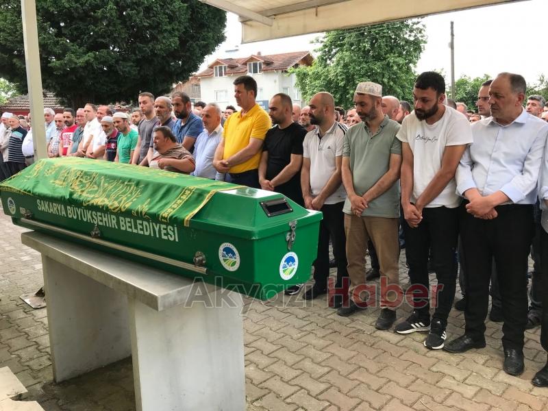 Halit Sandıkçıoğlu dualarla defnedildi.    