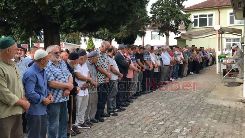 Halit Sandıkçıoğlu dualarla defnedildi.    