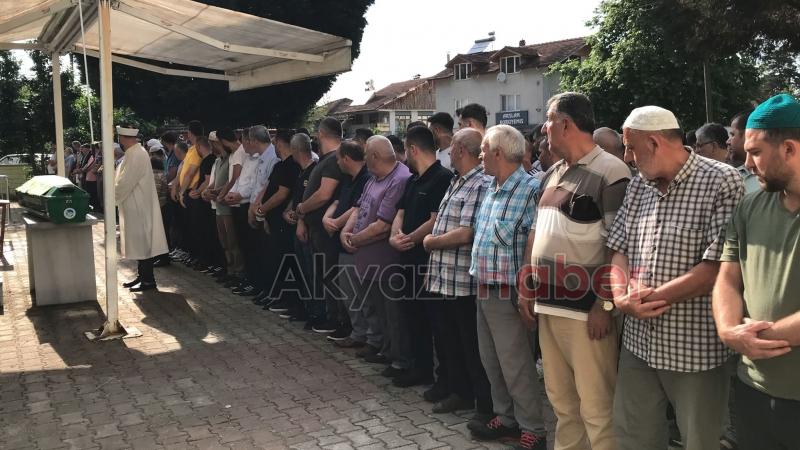 Halit Sandıkçıoğlu dualarla defnedildi.    