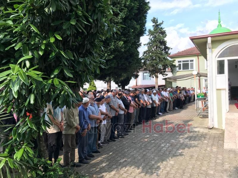 Halit Sandıkçıoğlu dualarla defnedildi.    