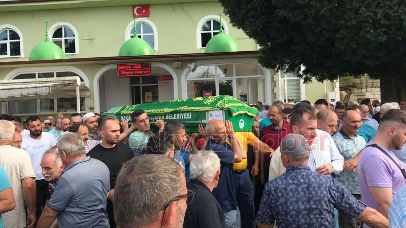 Halit Sandıkçıoğlu dualarla defnedildi.    