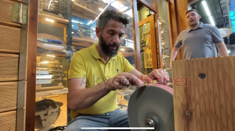 Normal günde 20, Kurban Bayramında 600 adet bıçak biliyorlar