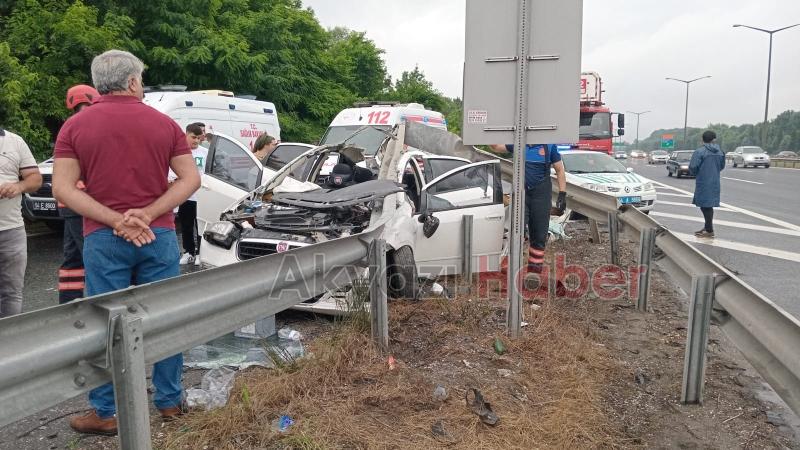 Bariyer aracın içinden geçti: 3 yaralı