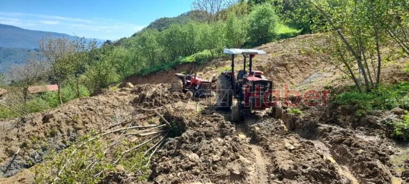 Heyelanın yollarını kapadığı mahalleli 5 aydır mağdur