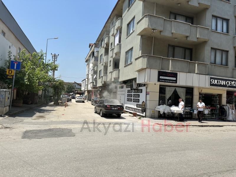 Otomobili kül olmaktan itfaiye kurtardı