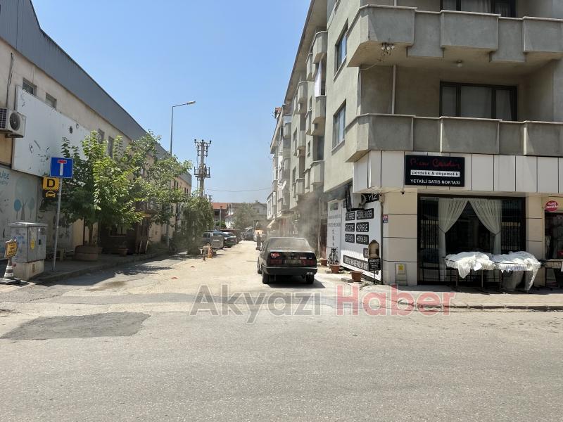 Otomobili kül olmaktan itfaiye kurtardı