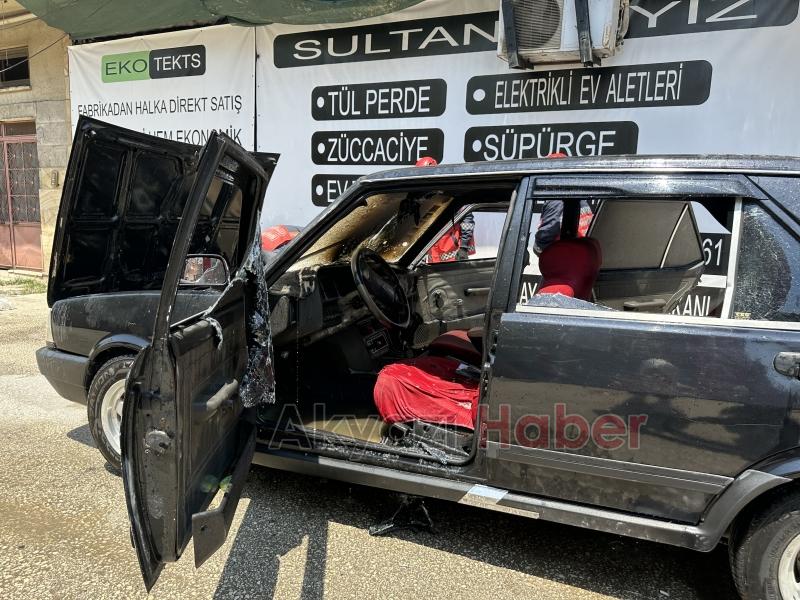 Otomobili kül olmaktan itfaiye kurtardı